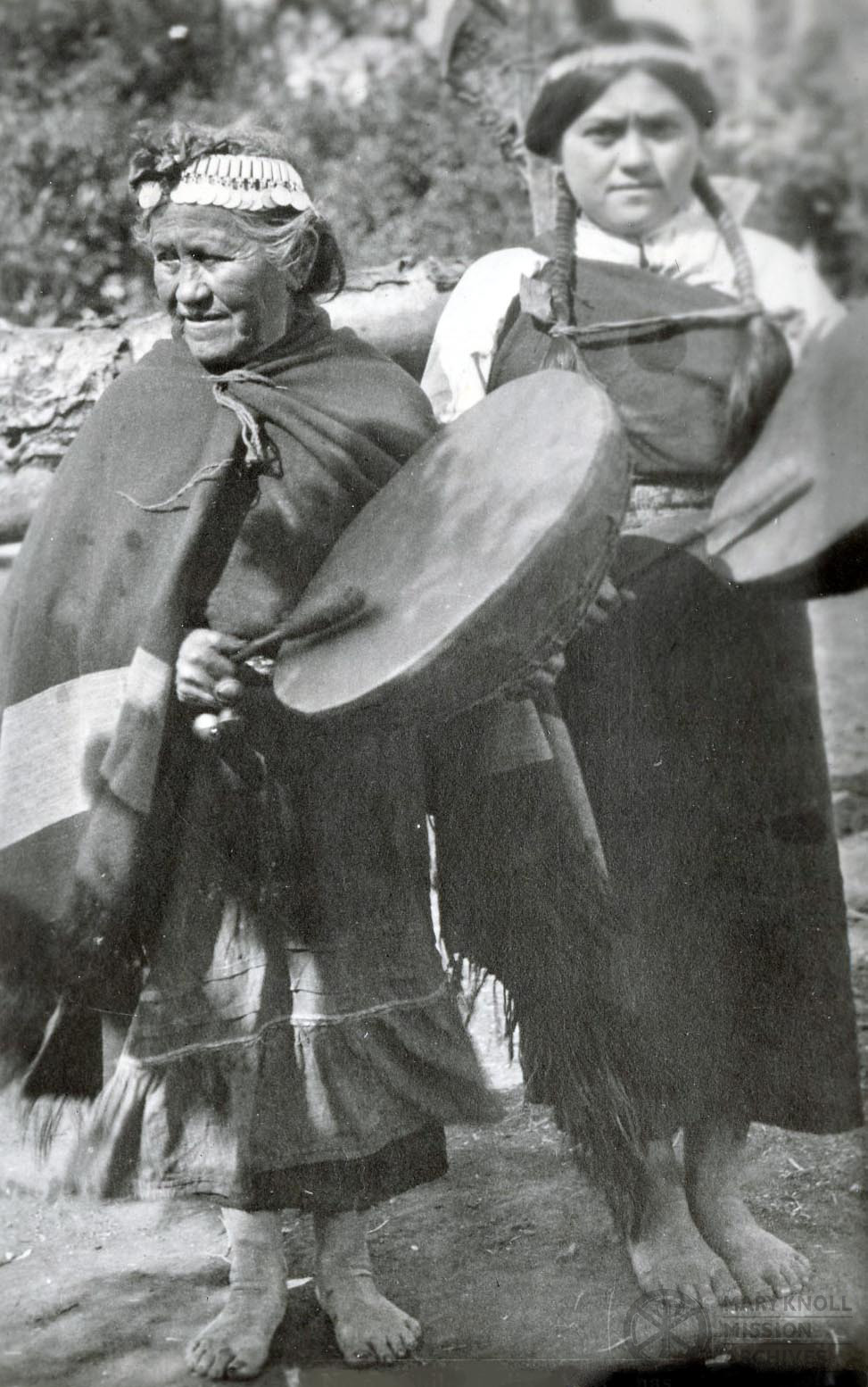 Women with drums, Chile