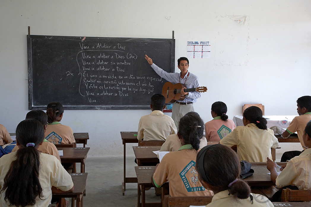 Former Lay Missioner Steven Chinnavaso teaching in East Timor, 2007